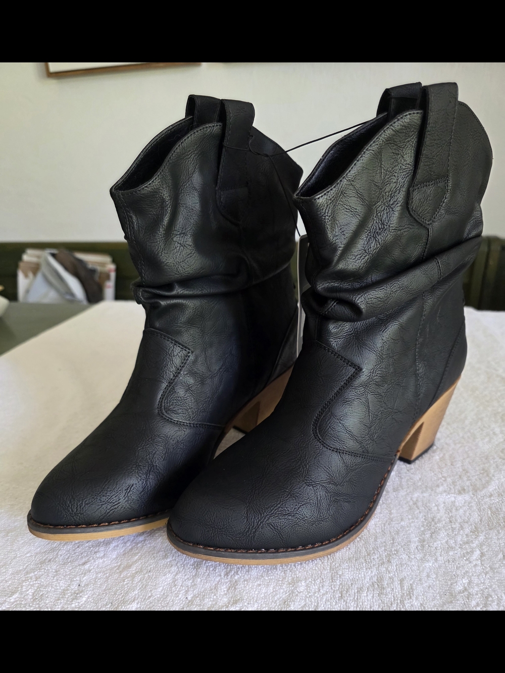 NWT Charles Albert Modern Western Slouchy Cowboy Boots Black